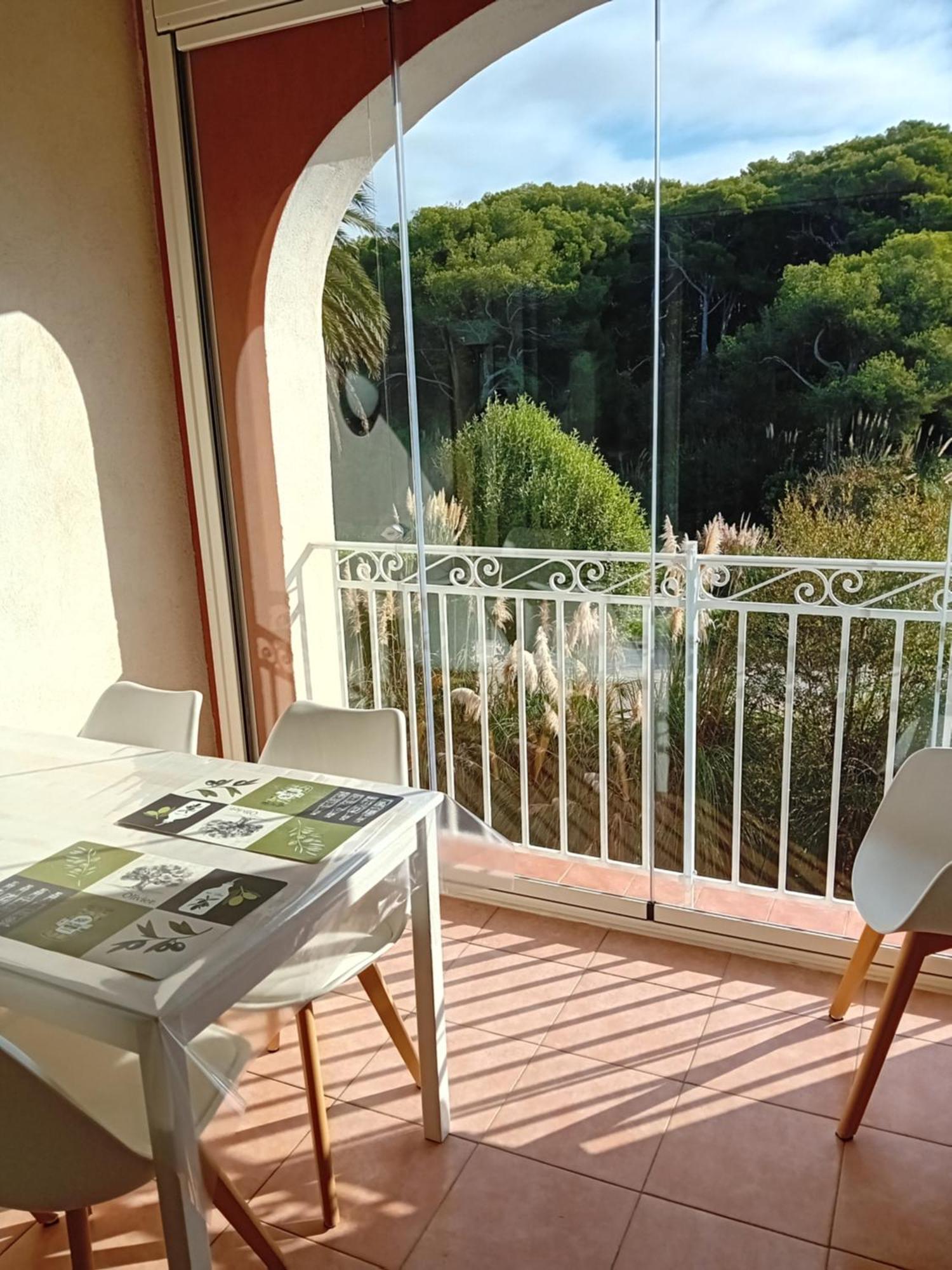 Appartement T2 Avec Piscine A 100 M De La Plage Six-Fours-les-Plages Exterior photo